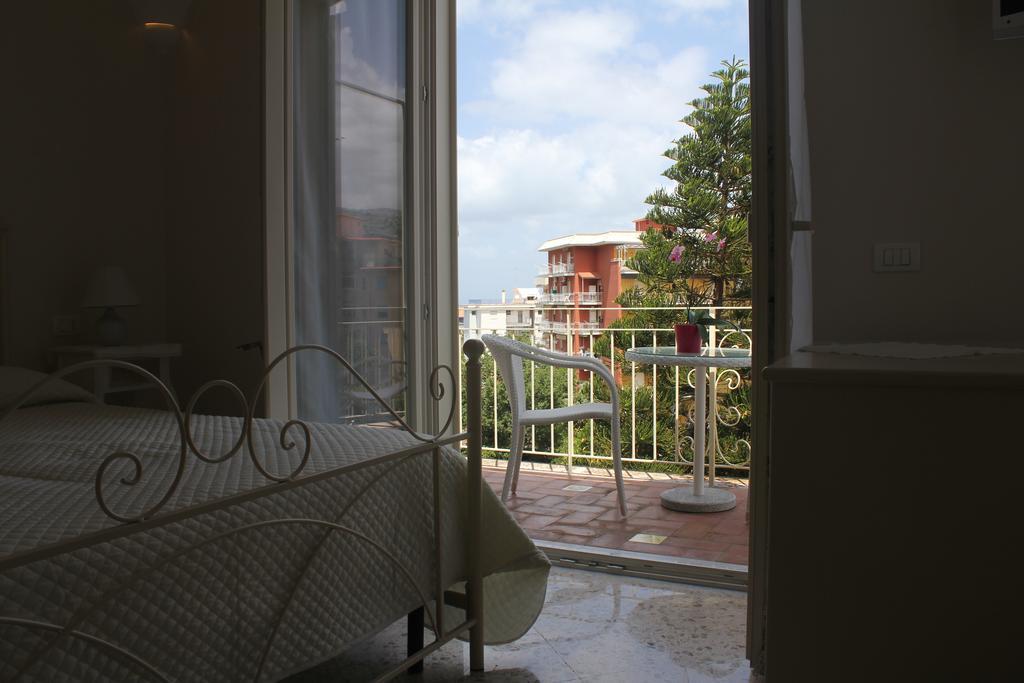 B&B Il Giglio Bianco Соренто Екстериор снимка